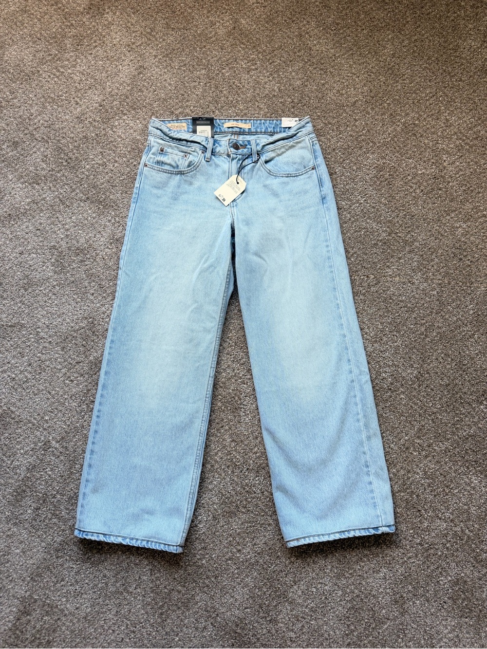 Levi’s Low Loose Jeans Size 27 – Petite 28” Inseam